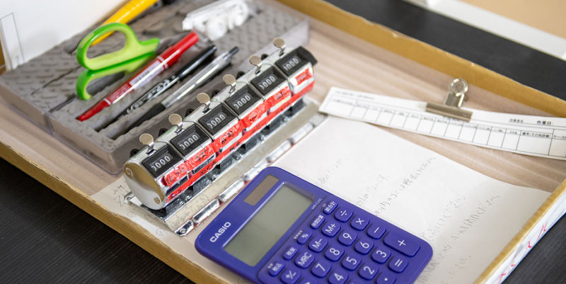 Photo:製造業務のデスク